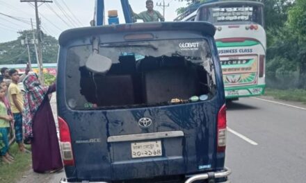 নোয়াখালীতে মাইক্রোবাস খালে, মিলল নিহত ৭ জনের পরিচয়