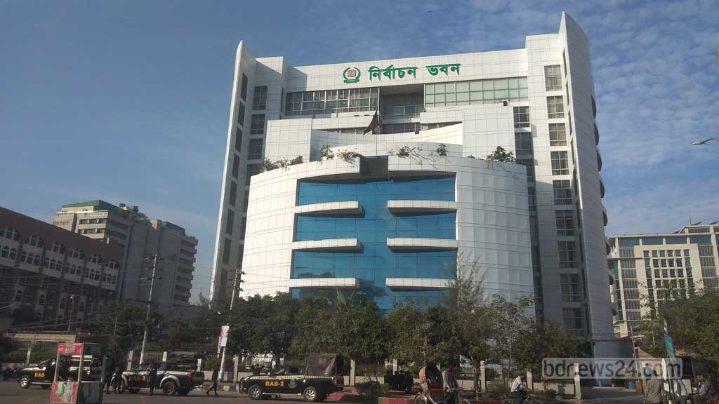 ভোটের আলাপের মধ্যে আরপিও চূড়ান্ত করতে বসছে ইসি