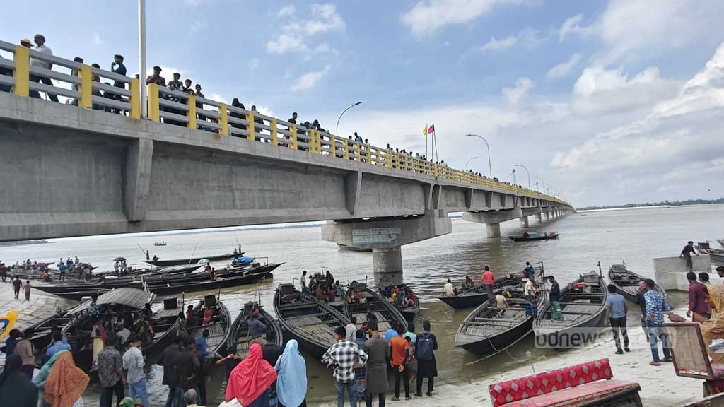 বিদ্যুতের তারের পর এবার ভাসানী সেতুর ‘রিফ্লেক্টর লাইট’ চুরি