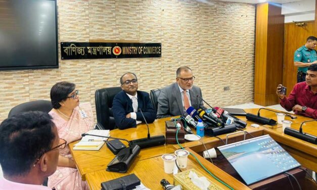 বাণিজ্য ঘাটতি কমলে মার্কিন শুল্ক হ্রাসের সম্ভাবনা আছে: বাণিজ্য উপদেষ্টা