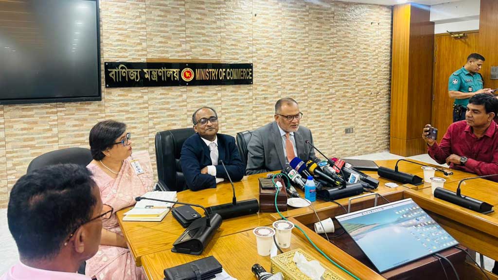 বাণিজ্য ঘাটতি কমলে মার্কিন শুল্ক হ্রাসের সম্ভাবনা আছে: বাণিজ্য উপদেষ্টা
