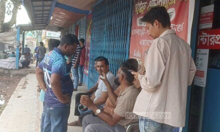 বেতন বৃদ্ধির দাবিতে ৩ জেলায় বাস শ্রমিকদের কর্মবিরতি, দুর্ভোগ