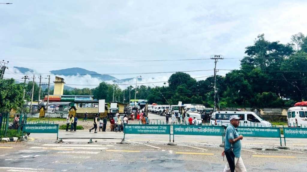 কারফিউ উঠল, স্বাভাবিক জীবনে ফিরছে নেপাল