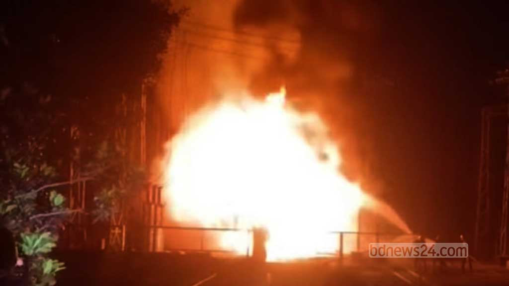 ঘোড়াশাল বিদ্যুৎ কেন্দ্রে আগুন, ৬ ঘণ্টা বিদ্যুৎহীন ২ উপজেলা
