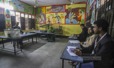 সংসদ নির্বাচন: ভোটকক্ষে বাড়ছে ভোটার সংখ্যা