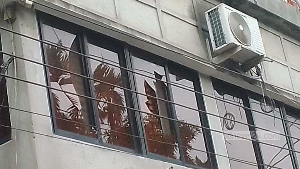 টাঙ্গাইলে কাদের সিদ্দিকীর বাসায় হামলা ও ভাঙচুর