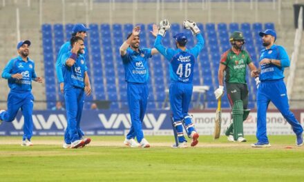 ব্যাটে-বলে বিধ্বস্ত হয়ে রেকর্ড ব্যবধানে হেরে হোয়াইটওয়াশড বাংলাদেশ