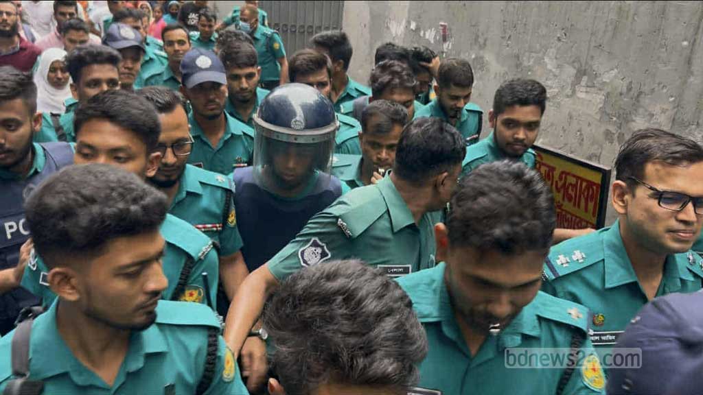 ‘ধর্ম অবমাননা’: নর্থ সাউথের অপূর্বকে ১০ দিনের রিমান্ডে চায় পুলিশ