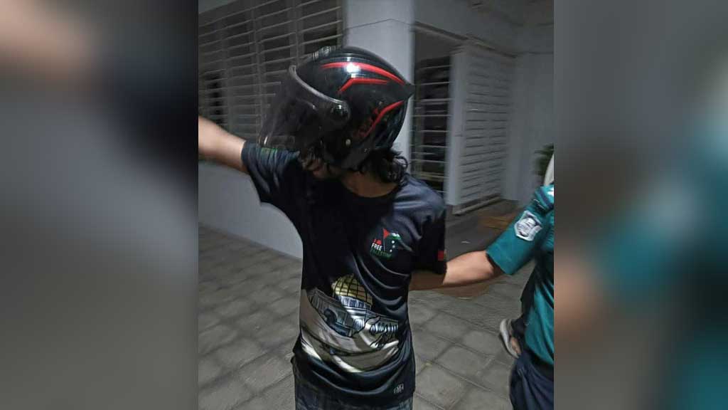 ‘ধর্ম অবমাননা’: পিটুনিতে আহত অপূর্বকে উদ্ধার করে হাসপাতালে নিল পুলিশ