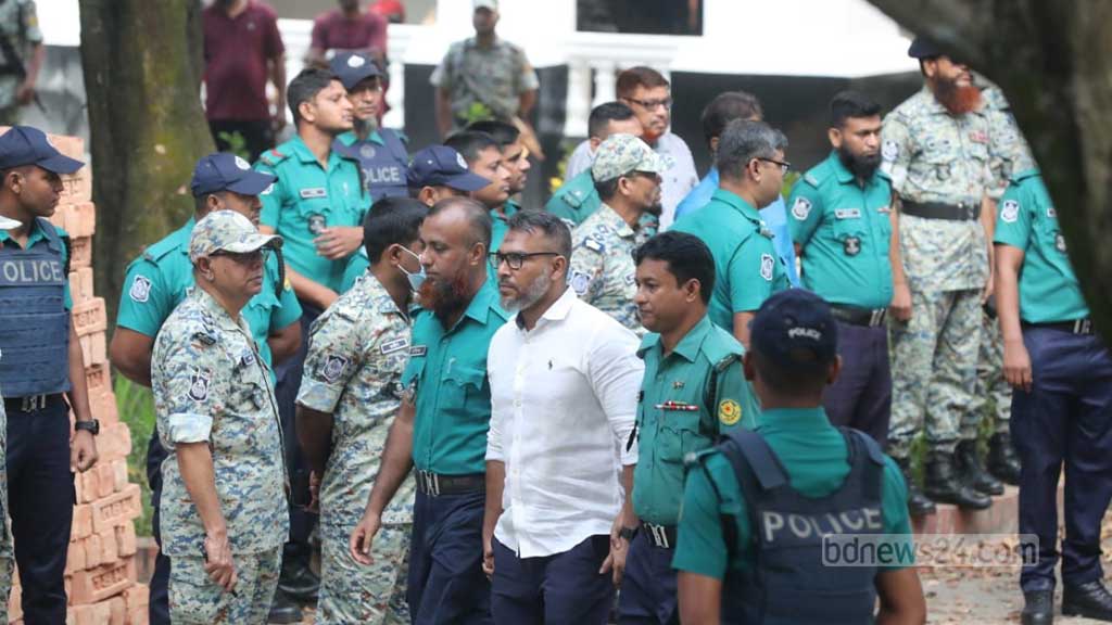 ‘মানবতাবিরোধী অপরাধ’: ১৫ সেনা কর্মকর্তা কারাগারে