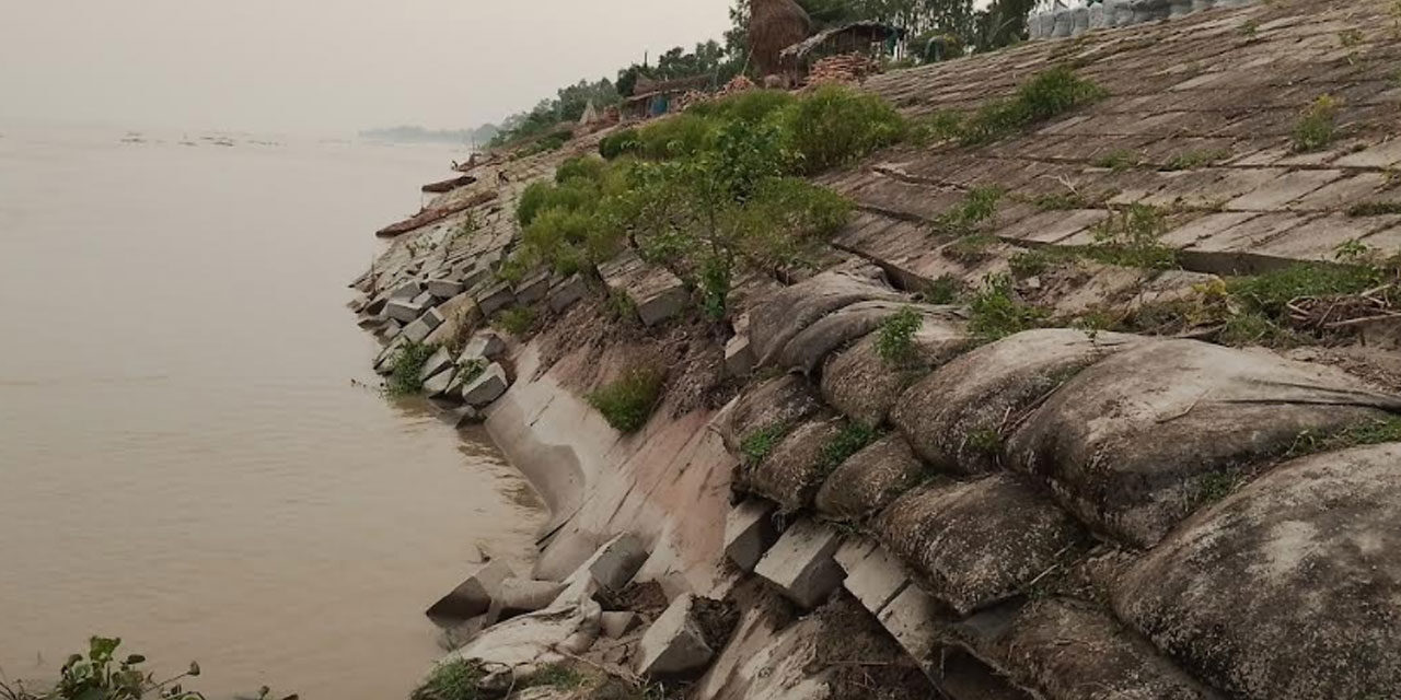 চিলমারীতে বারবার বাঁধে ধস, নেই স্থায়ী সমাধান