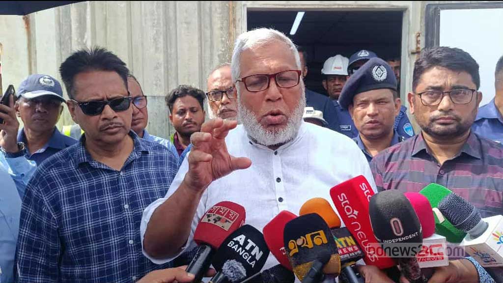 ঢাকার ১২ কর্মকর্তাকে ব্রাহ্মণবাড়িয়ায় দায়িত্ব পালনের নির্দেশ সড়ক উপদেষ্টার