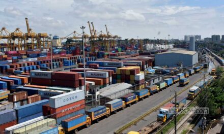 বর্ধিত মাশুলের প্রতিবাদে বন্দর অচলপ্রায়