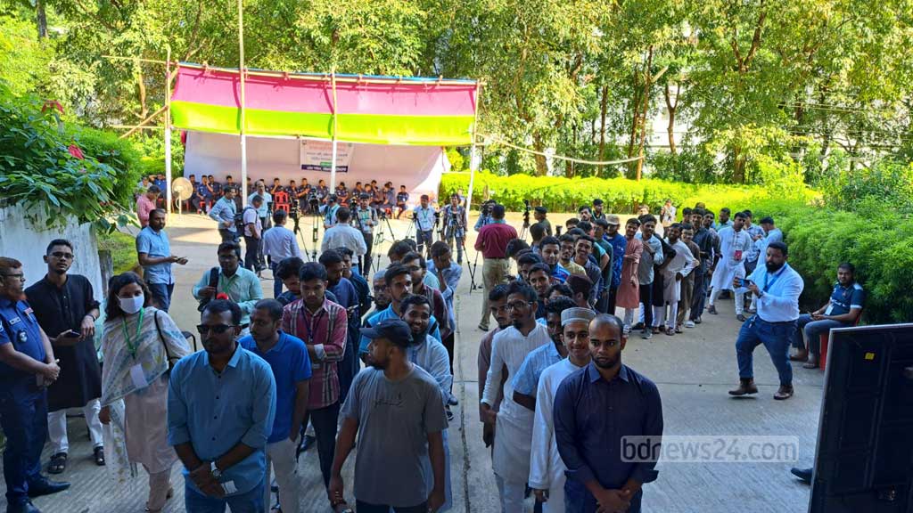 চাকসু নির্বাচন চার ঘণ্টায় ভোট পড়ল কত