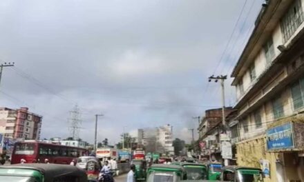 বাসের ধাক্কায় হেফাজত নেতার মৃত্যু, সাড়ে ৩ ঘন্টা সড়ক অবরোধ করে বিক্ষোভ