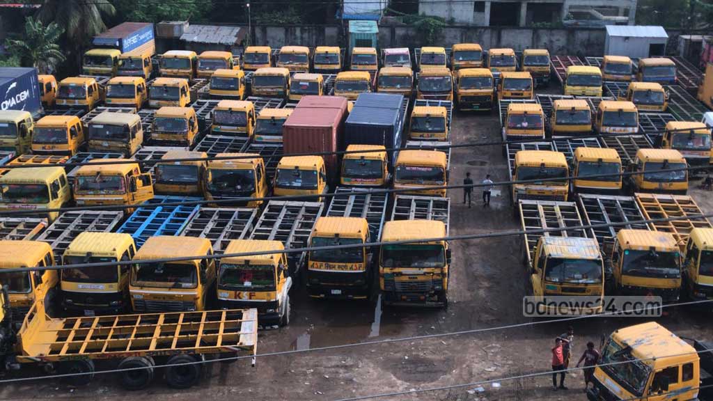 চট্টগ্রাম বন্দরে কন্টেইনার ওঠানামা ও পণ্য পরিবহনে ‘অচলাবস্থা’