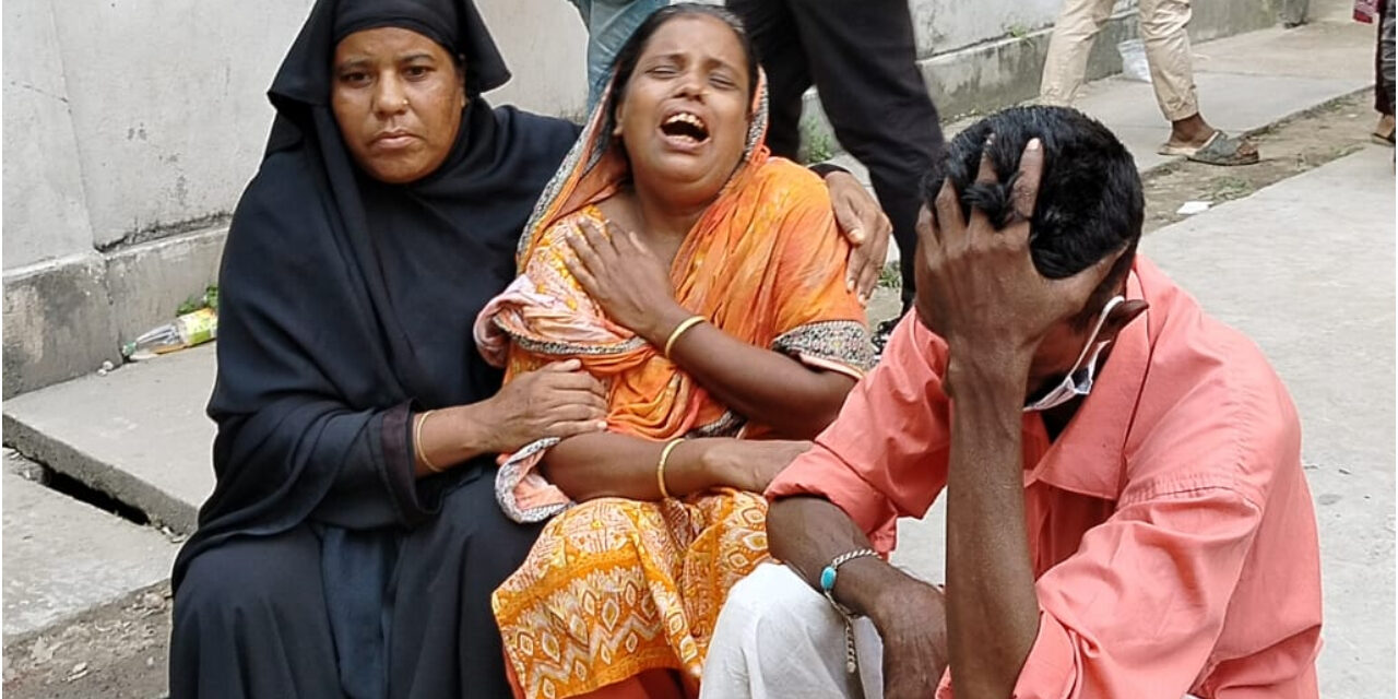 ঢামেকে ১৬ মরদেহ, এলেন ১৭ পরিবার