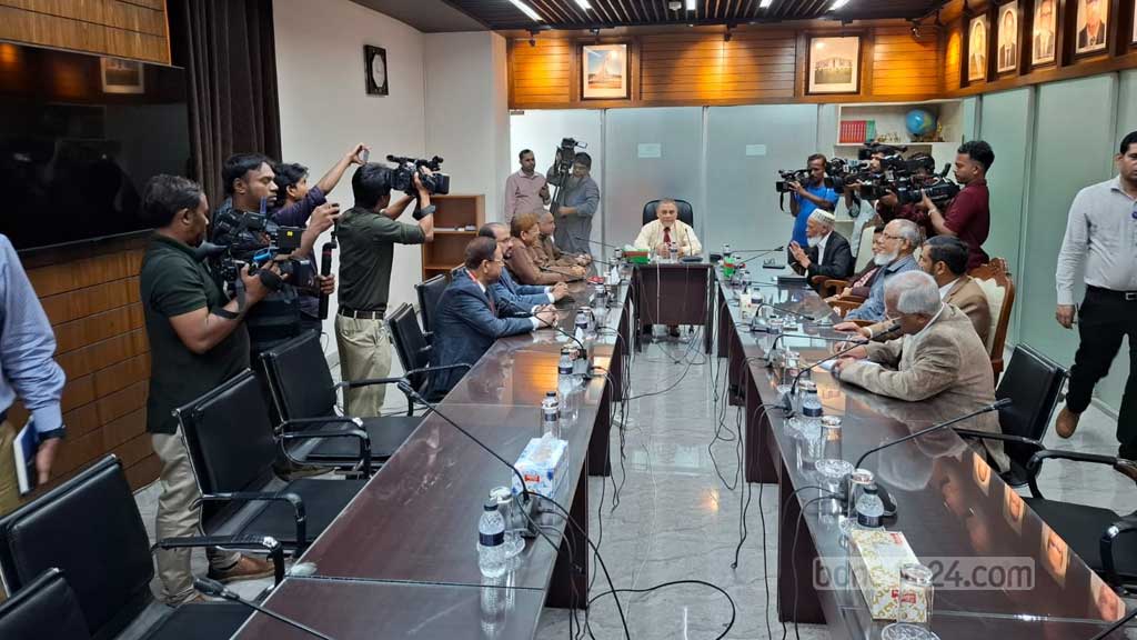 সংসদ নির্বাচন: ইসিতে জামায়াতের প্রতিনিধিরা বৈঠকে