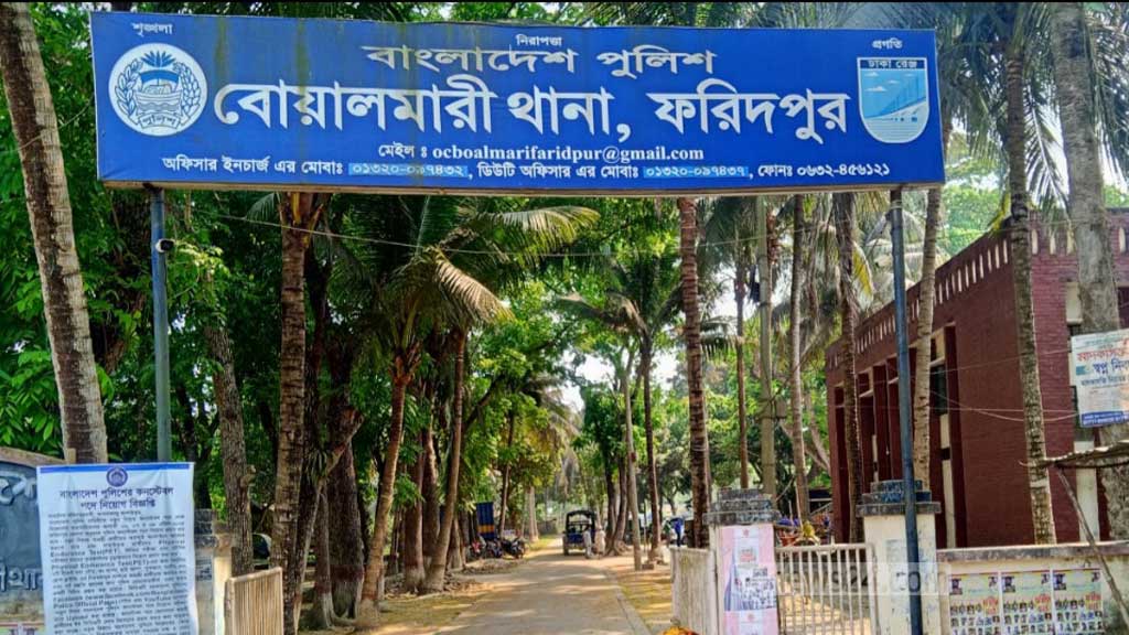 ফরিদপুরে ট্রাকচাপায় প্রাণ গেল দুজনের