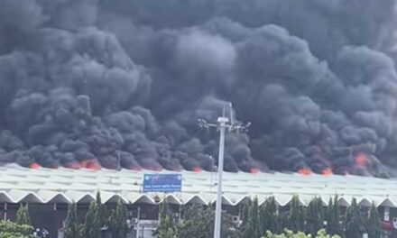 শাহজালালের কার্গো ভিলেজে ভয়াবহ আগুন, নিয়ন্ত্রণে ফায়ারের ৩৬ ইউনিট