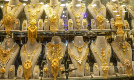 দেশে হু হু করে বাড়ছে স্বর্ণের দাম, কমছে বিক্রি