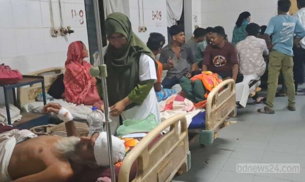 টুঙ্গিপাড়ায় ডাব পাড়াকে কেন্দ্র করে দুই গ্রামবাসীর সংঘর্ষ, আহত ১৫