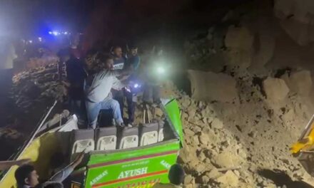 ভারতের হিমাচল প্রদেশে বাসে ভূমিধসের আঘাতে ১৫ মৃত্যু