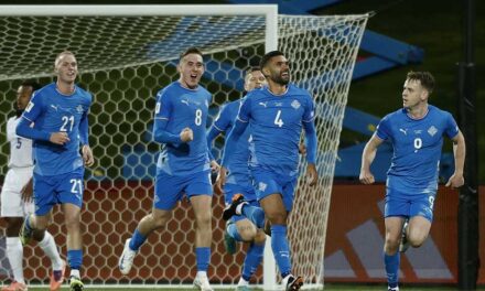 ফ্রান্সকে রুখে দিয়ে আশা বাঁচিয়ে রাখল আইসল্যান্ড