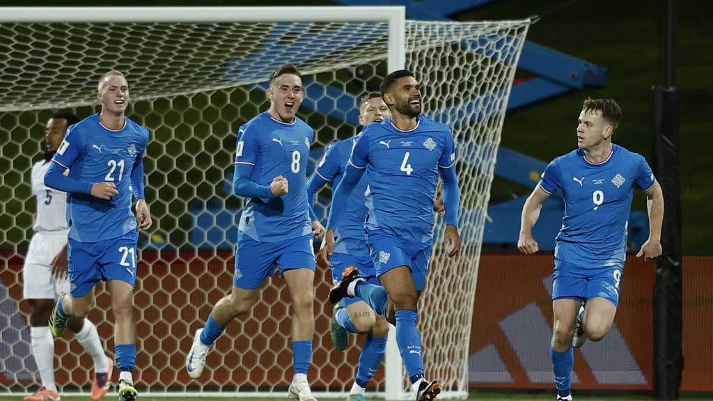 ফ্রান্সকে রুখে দিয়ে আশা বাঁচিয়ে রাখল আইসল্যান্ড