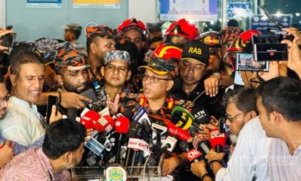 ‘বাতাসের কারণে’ আগুন নেভাতে দেরি: ফায়ার সার্ভিসের ডিজি