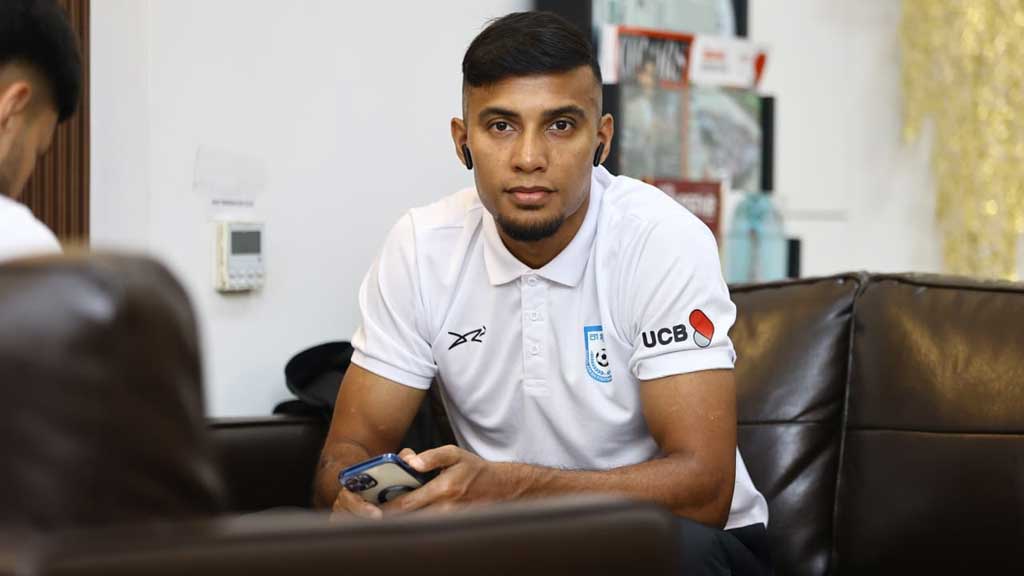 ঘরের মাঠে হৃদয় ভাঙার পর হংকংয়ের পথে হামজা-জামালরা