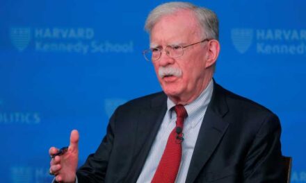 ট্রাম্প সমালোচক জন বোল্টনের বিরুদ্ধে গোপন নথি ফাঁসের অভিযোগ