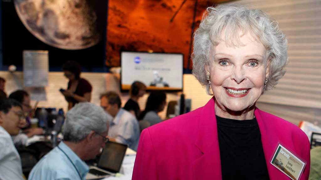 ‘ল্যাসি’ ও ‘লস্ট ইন স্টেস’ অভিনেত্রী জুন লকহার্ট আর নেই