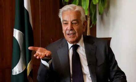 আফগানিস্তানকে যুদ্ধের হুঁশিয়ারি পাকিস্তানের মন্ত্রীর