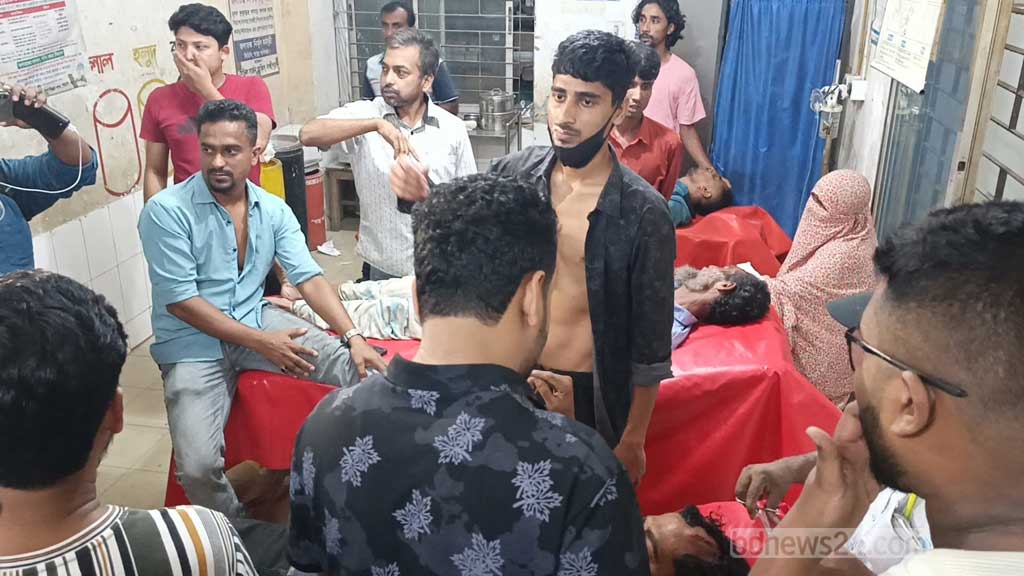 লক্ষ্মীপুরে ‘বাস কাউন্টার দখল’ নিয়ে যুবদলের দুপক্ষের সংঘর্ষ, আহত ২০