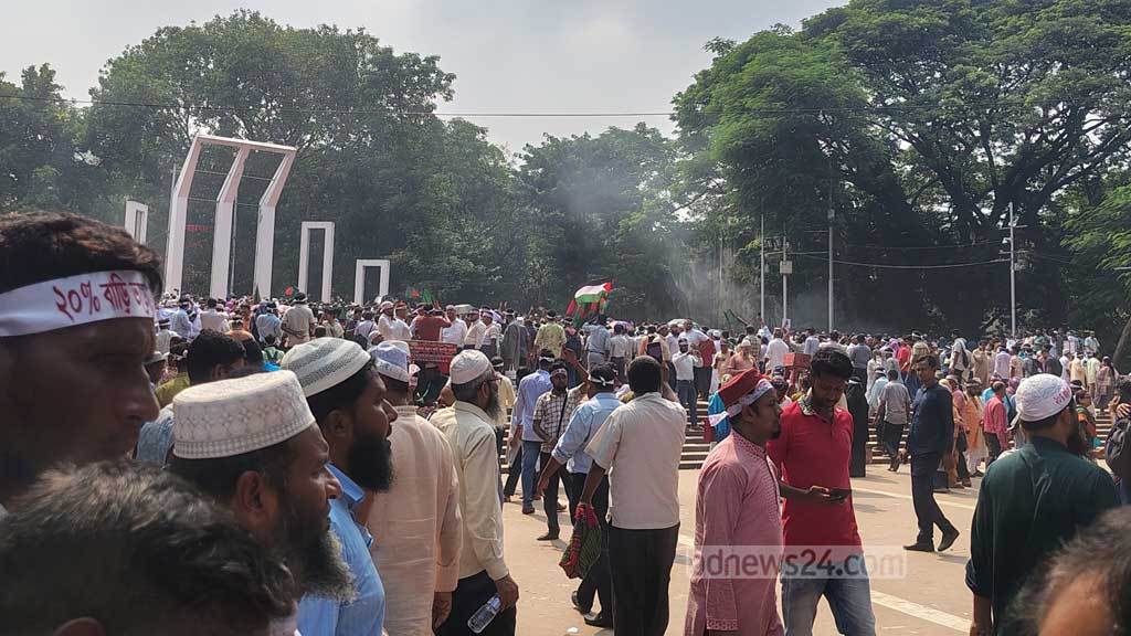 এমপিওভুক্ত শিক্ষকদের অবস্থান চতুর্থ দিনে