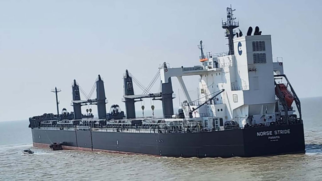 প্রথমবারের মতো যুক্তরাষ্ট্র থেকে গম নিয়ে চট্টগ্রামে পৌঁছেছে জাহাজ