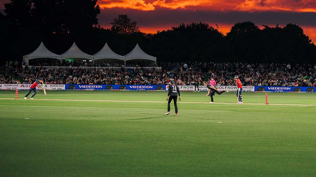 ইংল্যান্ডের ব্যাটিং শেষে ক্রাইস্টচার্চে বৃষ্টির রাজত্ব