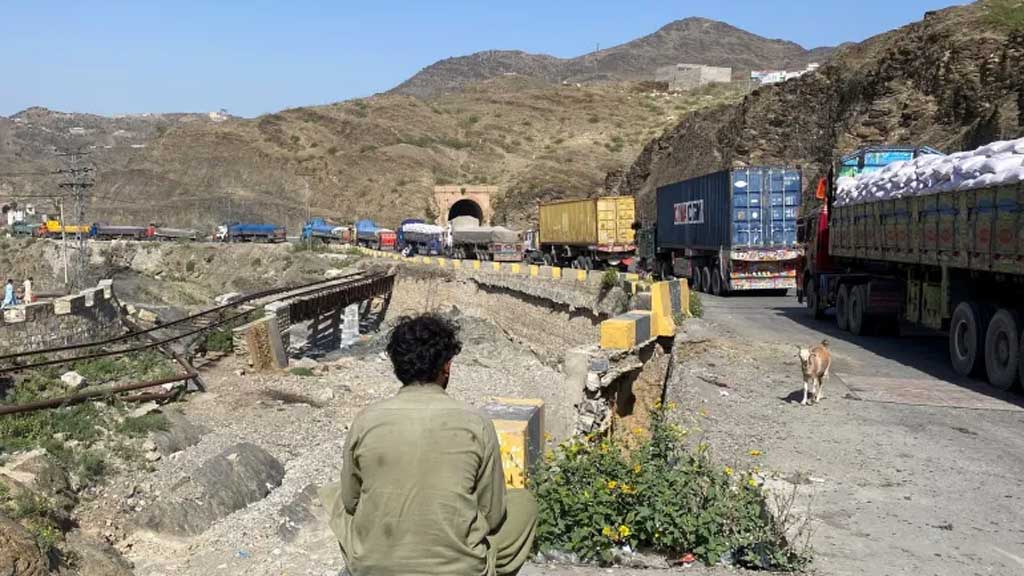 আফগানিস্তানে পাকিস্তানি বাহিনীর হামলায় অন্তত ১২ বেসামরিক নিহত: তালেবান