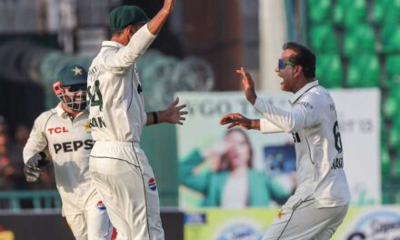 নোমানের ১০ উইকেট, দক্ষিণ আফ্রিকাকে হারিয়ে পাকিস্তানের শুরু