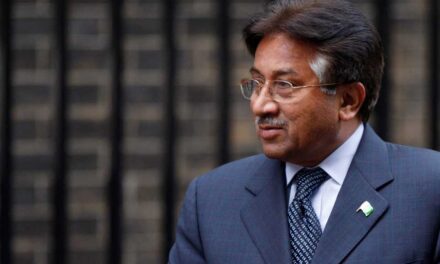 পারভেজ মোশাররফ পারমাণবিক অস্ত্রের নিয়ন্ত্রণ ‘যুক্তরাষ্ট্রের হাতে তুলে দিয়েছিলেন’, দাবি সাবেক সিআইএ কর্মকর্তার