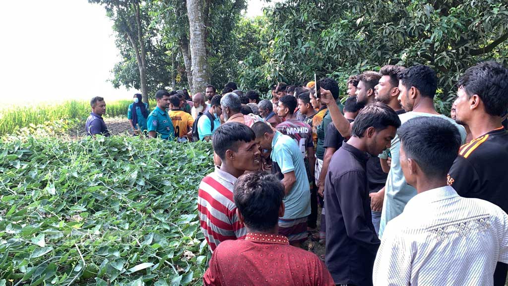 রাজশাহীতে ধান খেতে নারীর লাশ, ধর্ষণের পর হত্যা ধারণা পুলিশের