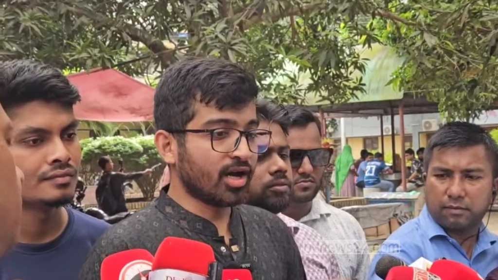 এজেন্টদের ভোটার তালিকা দেখতে বাধার অভিযোগ ছাত্রদলের ভিপি প্রার্থীর