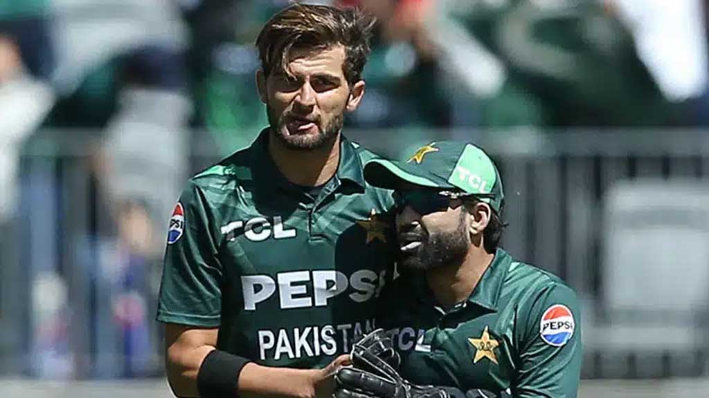 বরখাস্ত রিজওয়ান, পাকিস্তানের নেতৃত্বে আফ্রিদি