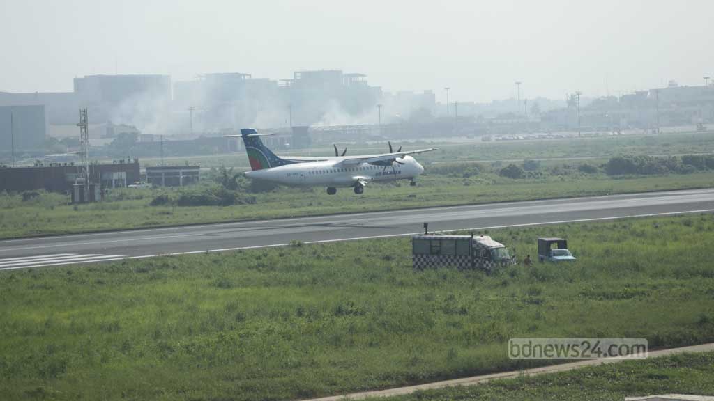 শাহজালালে আগুন: ২০ ঘণ্টা পরও উড়ছে ধোঁয়া