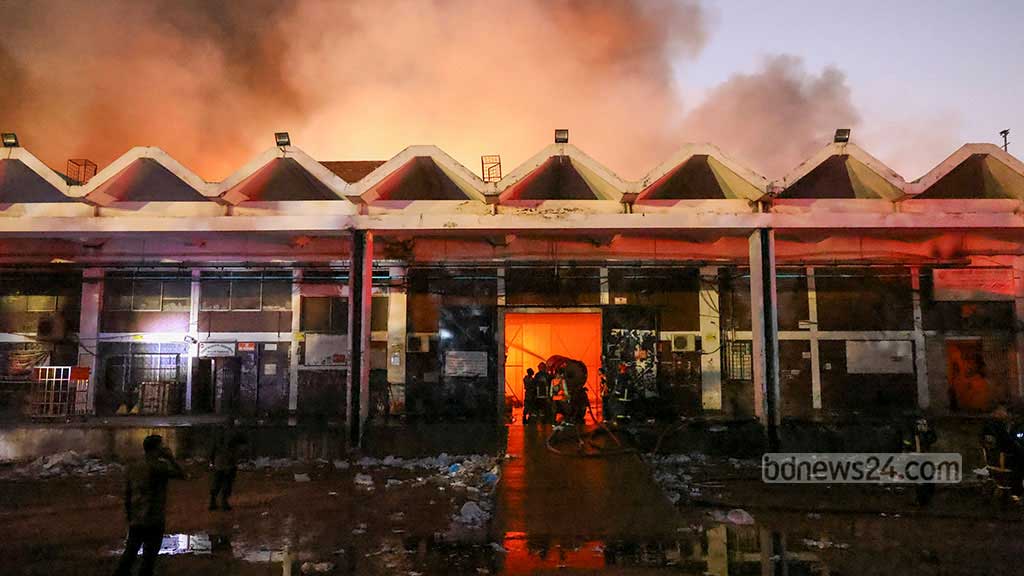 অগ্নিকাণ্ডে নাশকতার প্রমাণ মিললে তাৎক্ষণিক পদক্ষেপ: প্রধান উপদেষ্টার দপ্তর