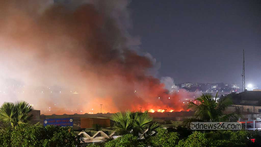 ‘নাশকতা কিনা’ প্রশ্নে ক্ষোভ বিমান উপদেষ্টার