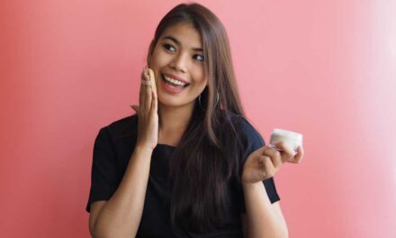 কৈশোরে ত্বকের যত্নে সহজ নিয়ম