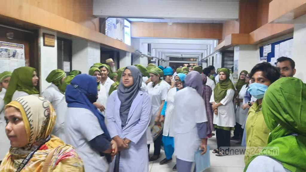 সোহরাওয়ার্দী হাসপাতালে নার্সের ওপর হামলার বিচার দাবি, প্রশাসনের প্রতিবাদ