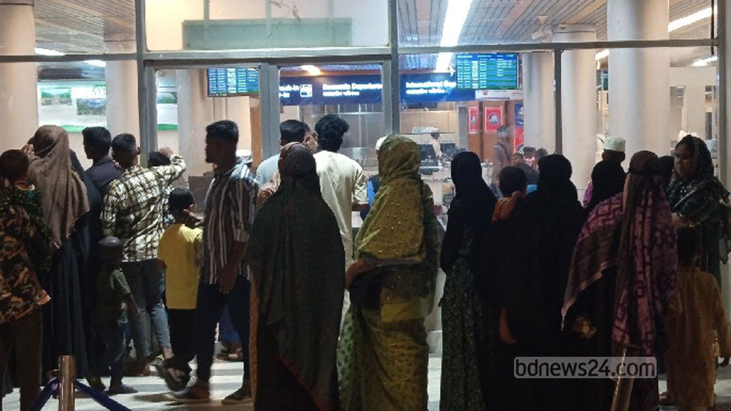 সিলেটে আটকেপড়া বিমান যাত্রীদের জন্য ট্রেনে বিশেষ বগি